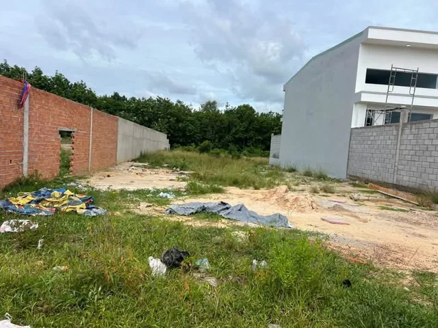 Bán Đất 400m2 có sẵn 200m2 thổ cư giá 570tr cách Ngã tư Chơn Thành 3 phút.