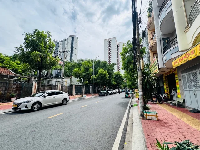 BÁN NHÀ MẶT TIỀN KINH DOANH  4 TẦNG CAO LỖ - 4PN - KHÔNG LỘ GIỚI - KHU NHÀ GIÀU - VIEW CÔNG VIÊN - NGAY AEON - GẦN BV ĐA KHOA CHÁNH HƯNG - TRƯỜNG ĐH SÀI GÒN - KHÔNG LỘ GIỚI - HOÀN CÔNG ĐỦ - 14,4 TỶ TL