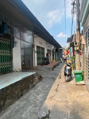 Bán Nhà riêng 87m2 Trường Thọ mặt hông giáp sân trường THCS Trường Thọ - Thủ Đức giá chỉ 4.3 Tỷ thương lượng