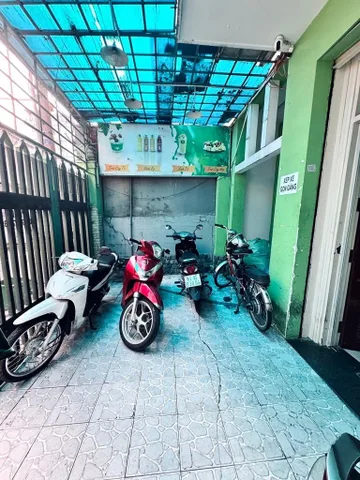 (Gần Mặt Tiền Nguyễn Gia Trí) Hẻm ô tô - 21 tỷ - 6x18m (108m²) - Ngang 6m Vuông A4, Sát Cổng ĐH HUTECH, Dòng Tiền 30Tr/th