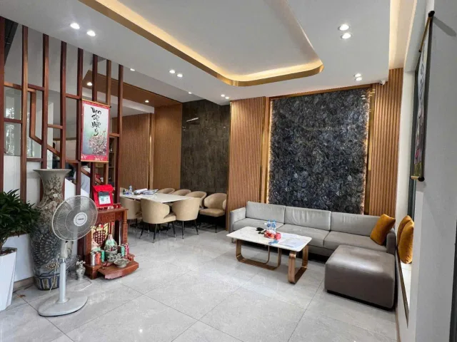 Bán nhà MT đẹp 96Q Đường 12, Tam Bình, TĐức - 6x20, 1 hầm, 3 tầng, 7PN, 8WC