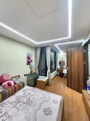 Bán Nhà Mặt Phố Kim Giang. Hoàng Mai. Thang Máy. Ô Tô. Vỉa Hè. DT 185m2. Giá 84.5 Tỷ.