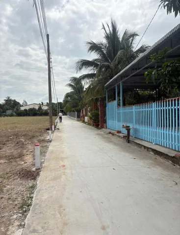 Bán Đất 100m2 có sẵn 80 m2 thổ cư, gần trường, Thị trấn Chơn Thành Thị xã Chơn Thành Bình Phước, sổ hồng sẵn