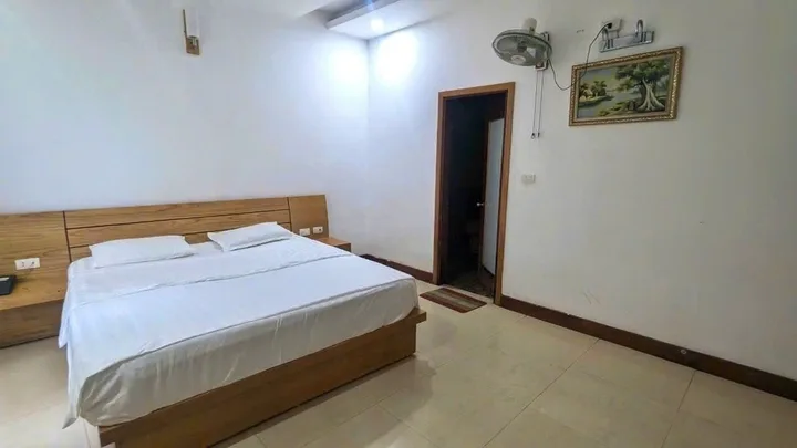 Bán Nhà riêng 57m2 có sẵn 57 m2 thổ cư giá 36.6 tỷ tại Đường Khâm Thiên Phường Khâm Thiên Quận Đống Đa HàBán Nhà Mặt Phố Khâm Thiên. Đống Đa. Ô Tô. Vỉa Hè. DT 57m2. MT 5m. 5 Tầng. Giá 36.6 Tỷ.  Nội