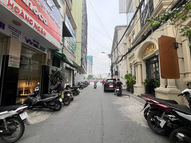BÁN NHÀ BẾN VÂN ĐỒN 5 TẦNG QUẬN 4