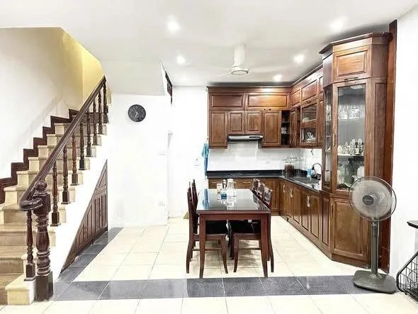 Cho thuê Nhà  Ngõ 1295 Đường Giải Phóng 45M² 4 Tầng 4 Ngủ - Nội Thất CB - Ô Tô Đỗ Cửa - Giá Thuê 12,5tr