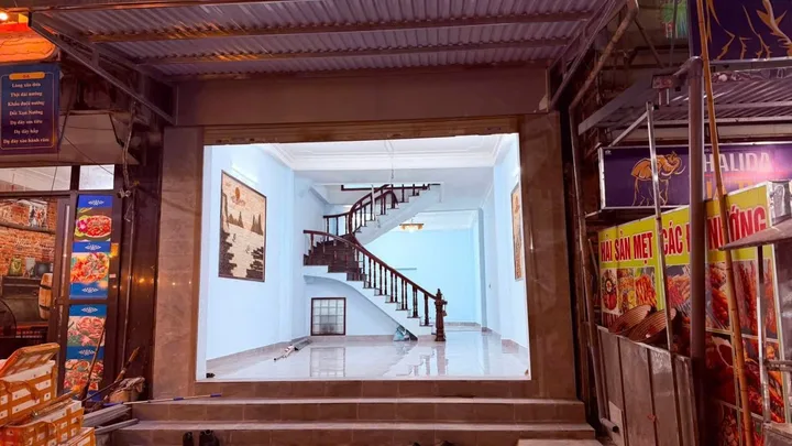 Cho thuê Nhà Đường Nguyễn Hữu Thọ - Hoàng Mai 70M² 5 Tầng 5 Ngủ - Điện 3 Pha - Vừa Ở Vừa Kinh Doanh - Giá Thuê 40tr