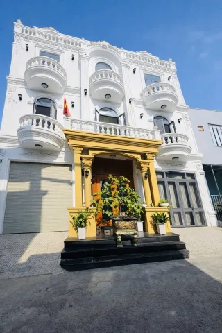 Biệt Phủ 82M2 Ngang Lớn 10.2M2 HXH Chỉ 6.8Tỷ -  Ngay Chợ Bà Hom Hồ Văn Long Tỉnh Lộ 10 Tân Tạo