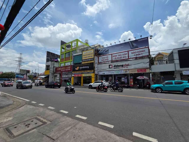 Bán Đất 130.4m2 có sẵn 130.4 m2 thổ cư giá 10.5 tỷ tại Đường Hậu Giang Phường 11 Quận 6 TP. Hồ Chí Minh