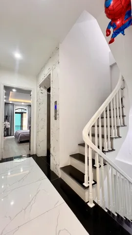 PHÂN LÔ Ô TÔ - 2 THOÁNG – THANG MÁY – SÁT HỒ ĐỀN LỪ – NHÀ MỚI – FULL NỘI THẤT.