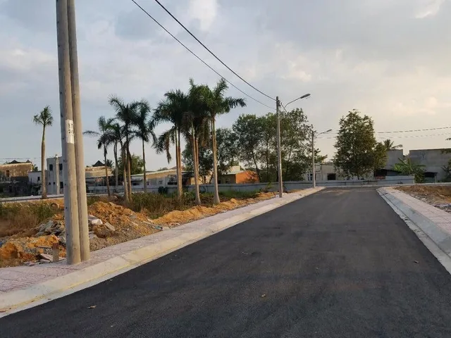 Mặt tiền đường nhựa 8m, giá bán nhanh cho khách đầu tư hay ở đều được nha.