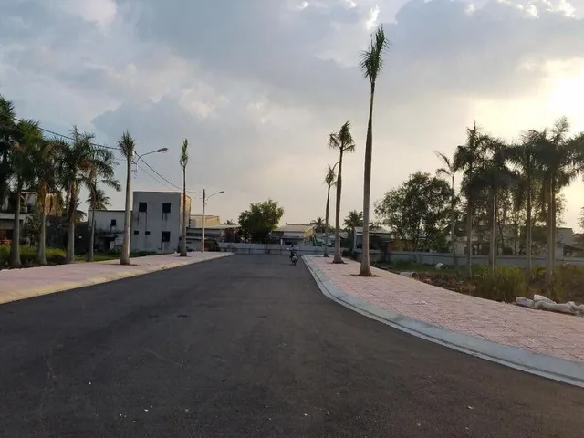 Mặt tiền đường nhựa 8m, giá bán nhanh cho khách đầu tư hay ở đều được nha.