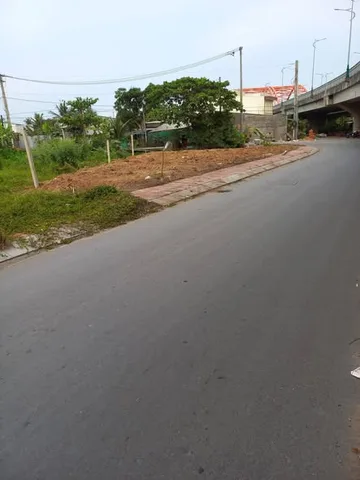 Bán 3 nền liền kề 261m2 có sẵn 261 m2 thổ cư giá 4.18 tỷ mặt tiền đường dẫn Võ Văn Kiệt gần Cầu Cái Cam 2, phường Long Châu, tỉnh Vĩnh Long
