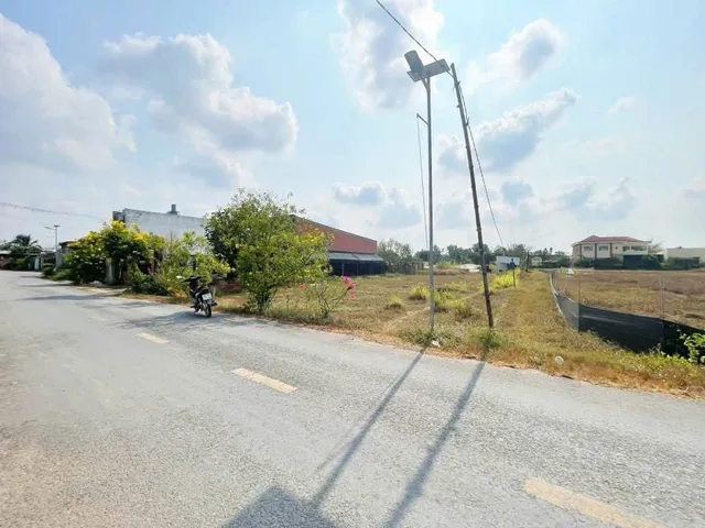 Bán Đất 450m2 có sẵn 450 m2 thổ cư giá 3 tỷ tại Xã Hòa Khánh Nam Huyện Đức Hòa Long An