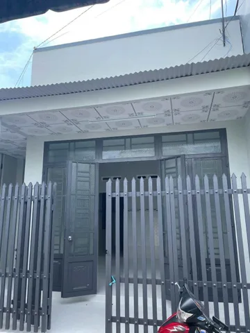 BÁN ĐẤT TẶNG NHÀ - MẶT TIỀN ĐƯỜNG NHỰA NGAY TRUNG TÂM CHỢ - PHƯỚC LONG B, Q9