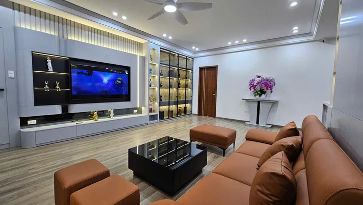 Bán căn hộ chung cư 17T1 Hoàng Đạo Thúy căn góc 119m 3pn full đồ tầng 10 nhà đẹp sẵn sổ