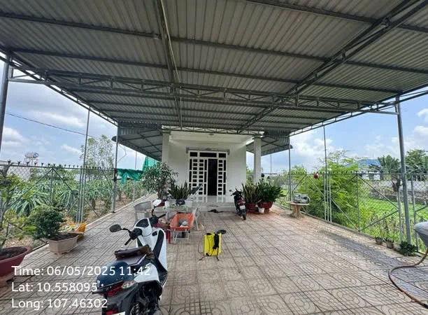 Bán đất 2000m2 giá 3ti8 có sẵn nhà và vườn ăn trái