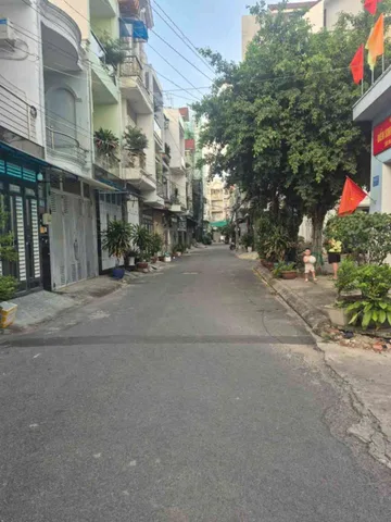 CC BÁN NHÀ C4, THỬA LỚN - HOÀNG BẬT ĐẠT, NGUYỄN PHÚC CHU - NGANG HƠN 10M, HẺM NHỰA 8M - CHỈ 20T