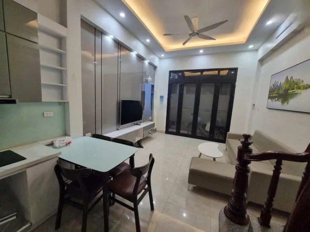 Cho thuê Nhà Ngõ 105 Trần Quốc Vượng - Dịch Vọng Hậu 35M² 5 Tầng 3 Ngủ - Full Nội Thất Cao Cấp - Giá Thuê 17tr