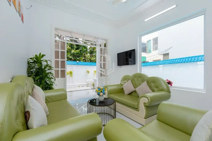 🔥 CHO THUÊ VILLA 1T1L LẠC LONG QUÂN – 4PN – HỒ BƠI 40M² – CÁCH BÃI SAU 800M – CHỈ 33 TRIỆU/THÁNG 🔥