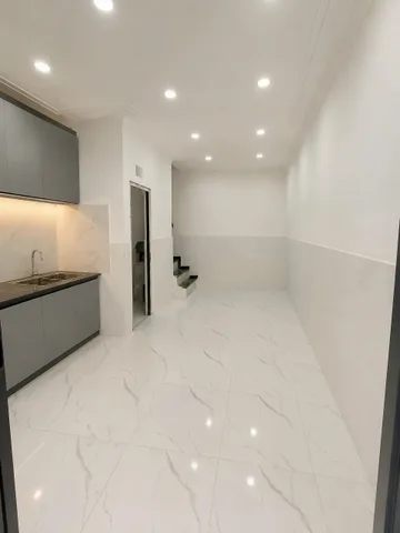 Nhà 28m2 đường Thạnh Xuân 25 ngay khu dân cư Thới An. Có 2PN, ban công, sân phơi. Giá 930 triệu còn bớt