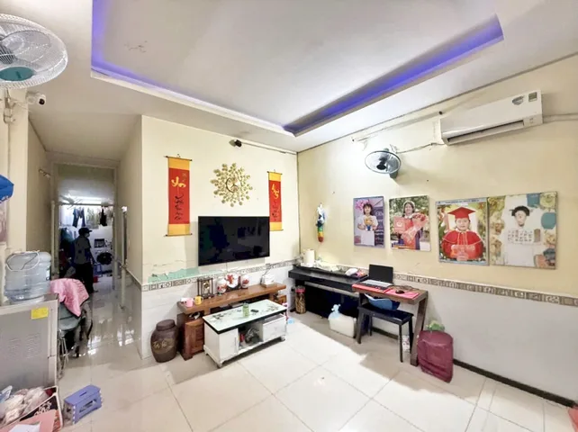 BÁN NHÀ HẺM XE TẢI KẾ BỆNH VIỆN QUẬN 12 64M2 2PN 4.3 TỶ SÂN ĐỂ XE RỘNG