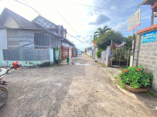 Bán Đất 120m2, sổ riêng, giá 3.2 tỷ hẻm Mai Hắc Đế