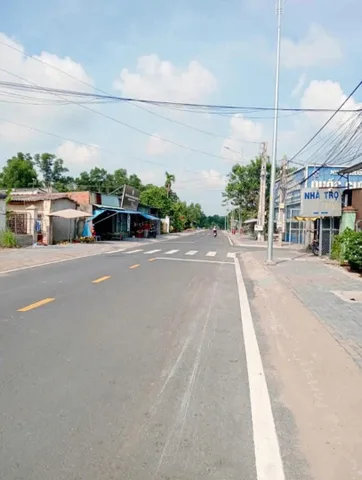 Chủ gửi bán vị trí đất mặt tiền đường nhựa đẹp về Thành Phố ở với con cháu!