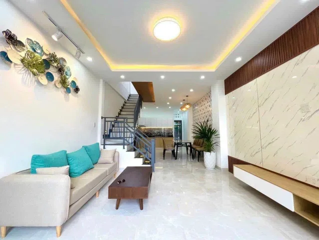 Nhà ngộp cần bán gấp DT 80m2 thổ cư giá 2.96 tỷ sổ riêng tại - Phường 08 Quận 10 TP. Hồ Chí Minh