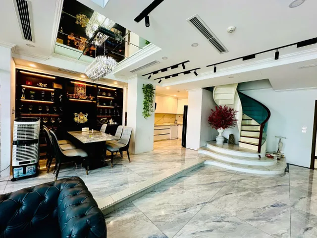 Bán CĂN CHUNG CƯ ECOGREEN 286 NGUYỄN XIỂN. 180M2 - 4PN - 4VC.