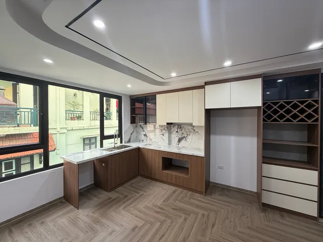 Bán Nhà Ngụy Như Kon Tum. Thanh Xuân. Thang Máy. Ô Tô. DT 30m2. MT 5.5m. Giá 16.3 Tỷ