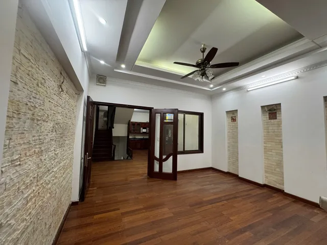 Cho thuê nhà Phân Lô Đền Lừ 60M² 6 Tầng 5 Ngủ - Tầng 1 Thông Sàn Kinh Doanh - Đường Ô Tô Tránh Đỗ - Giá Thuê 25tr