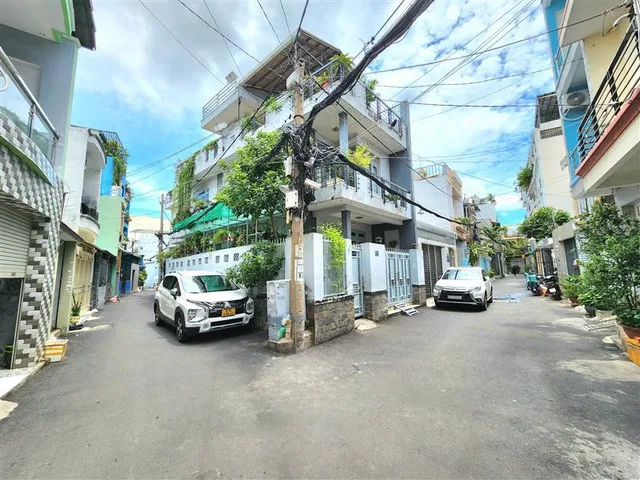 📌 Gần Đường Quang Trung - Hẻm Ô Tô Tránh - 5.25x23.5m (111m²) - Đang Xây 5 Tầng CHDV, Hẻm Thông 6M, Sổ Vuông A4