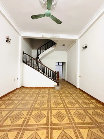 Cho thuê Tây Hồ, Lạc Long Quân, 60m, 4 tầng, 15 triệu/tháng.