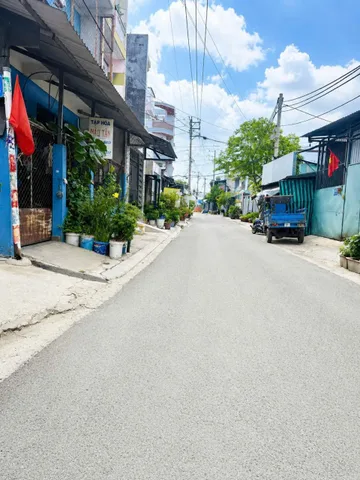 ĐẤT TRỐNG HẺM OTO Đ.NGUYỄN SƠN - TÂN PHÚ
 DT (4.5m x11m),Sổ vuông đẹp