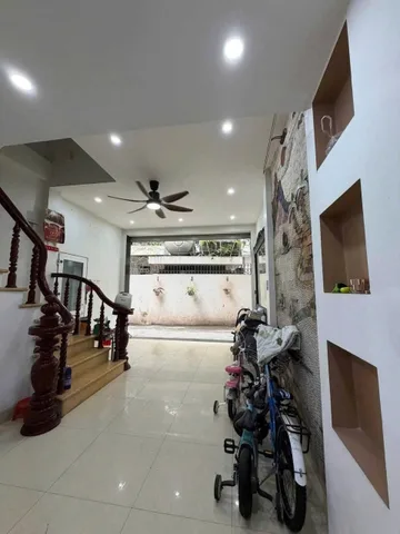 Cho thuê nhà ngõ 565 Xuân La - Tây Hồ 40M² 4 Tầng 5 Ngủ Full Nội Thất - Ô Tô Đỗ Cửa - Giá Thuê 15tr