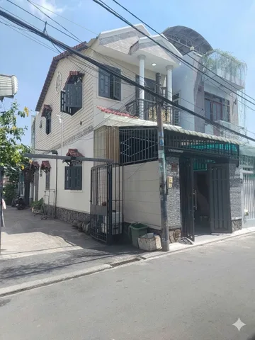 Bán nhà quận 2 góc 2 mặt tiền đường ô tô thông phường Bình Trưng Đông  Quận 2
ngang 4m nở hậu 4,85m. giá tlcc + hđ thuê