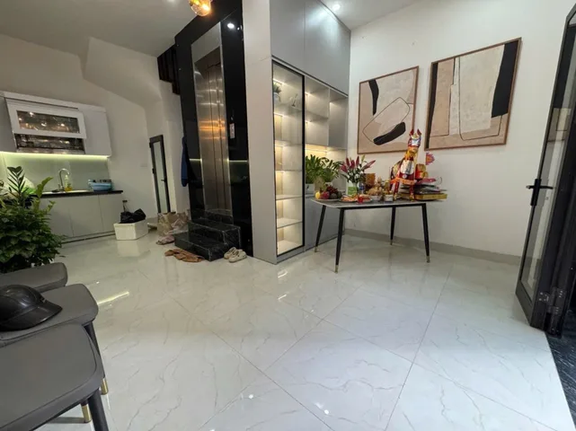 ✅ Nhà Đẹp Quan Nhân, 50m Ra Phố, DT 32m2, 5 Tầng Thang Máy, Full Nội Thất, Giá 9.6 Tỷ