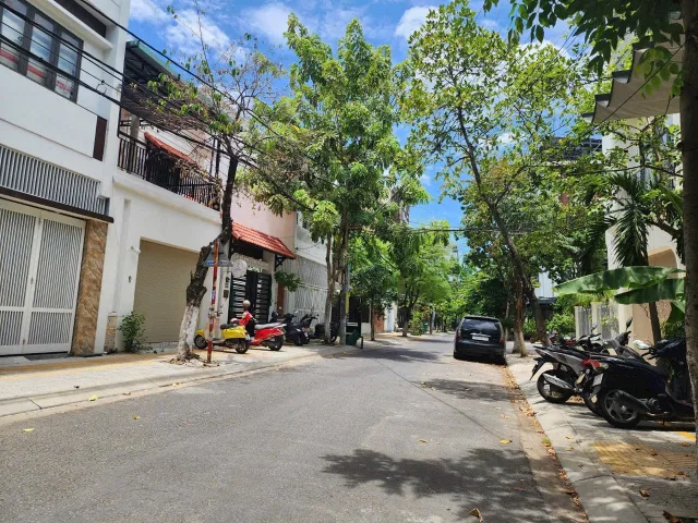 🏖️ Chỉ 300m ra biển Mỹ Khê – Nhà 4 tầng mặt tiền Tạ Mỹ Duật trung tâm du lịch Sơn Trà, giá chỉ 12,5 tỷ!