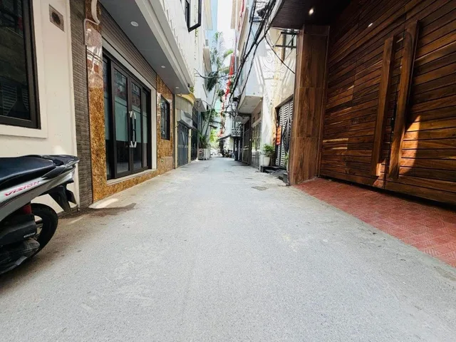 Bán Nhà Phan Đình Giót. Thanh Xuân. Lô Góc. Ô Tô. DT 44m2. MT 6.7m. 4 Tầng. Giá 15.4 Tỷ.