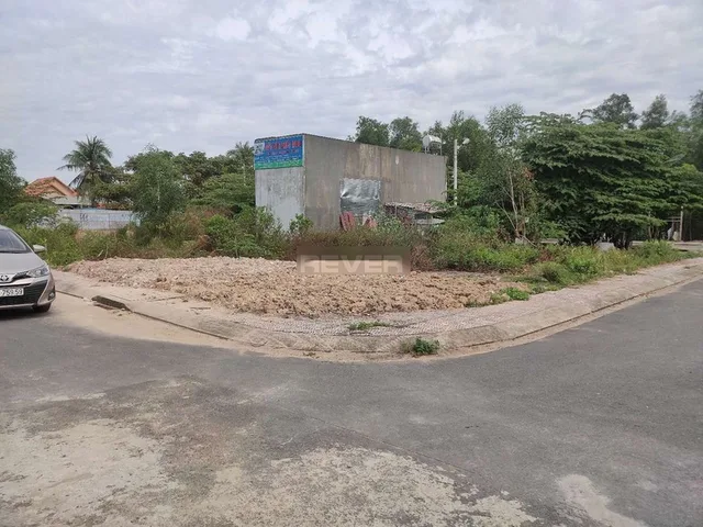 Cần bán gấp lô đất góc 2mt ở củ chi, tp. hồ chí minh. dt 103m2, giá 950tr sổ riêng, xây nhà ngay