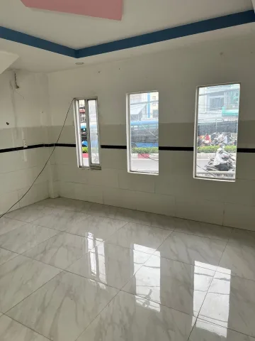 Bán nhà 4x11, gần Nguyễn Văn Quá, hẻm 6m, nhà 3 tầng, Quận 12, chỉ hơn 5 tỷ.