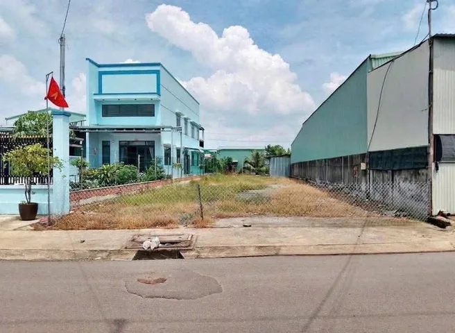 Bán Đất 225m2 có sẵn 100 m2 thổ cư giá 375tr, sát bên KCN Minh Hưng mở rộng GĐ2, đầu tư xây trọ đúng bài
