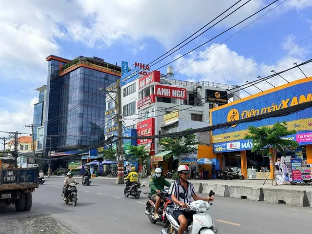 BÁN NHÀ MẶT TIỀN 614 NGUYỄN THỊ ĐỊNH QUẬN 2, VỊ TRÍ KINH DOANH, ĐƯỜNG 30M NGANG 5.5M tlcc