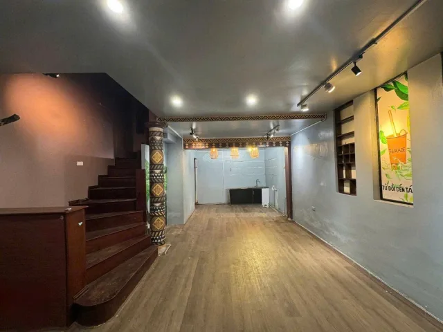 Cho thuê Nhà Ngõ 49 Huỳnh Thúc Kháng - Đống Đa 50M² 5 Tầng 4 Ngủ - Ô Tô Đỗ Cửa - Vừa Ở, Vừa Kinh Doanh VP