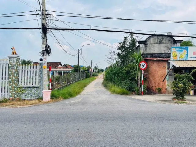 Bán đất vườn 1.1142m2 giá  sổ hồng riêng , gần khu dân cư