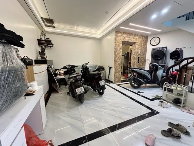 Bán nhà Yên Xá Tổng Cục 5, 6 tầng thang máy, nội thất đẹp, cách phố 20m, giá 7 tỷ