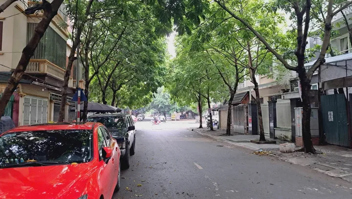 Bán BIỆT THỰ KĐT XA LA. 160M2 - 4 TẦNG. MT 8M. VỈA HÈ RỘNG. KINH DOANH.