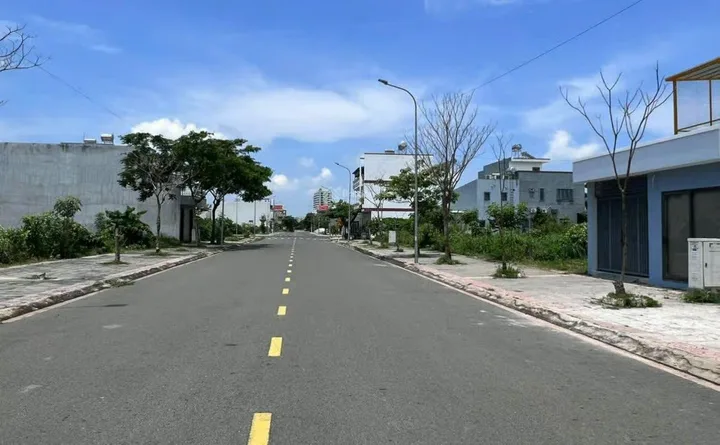 Lô 100m2 giá 4tỷ4 ngay khu Dân cư - Kinh doanh sầm uất - Đã có sổ hồng
