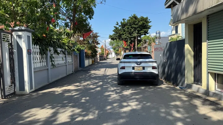 BÁN ĐẤT NÊN PHÚ CÁT - QUỐC OAI - Ô TÔ - KINH DOANH